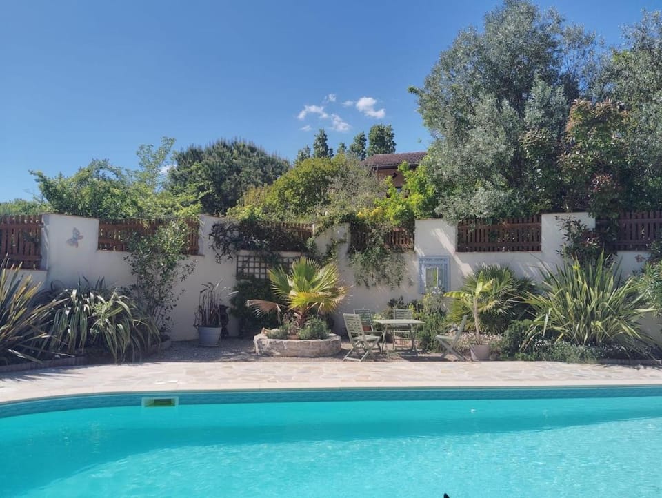 La Fontaine du Pas, dans Villa, 2 chambres Piscine privée House in Nouvelle-Aquitaine