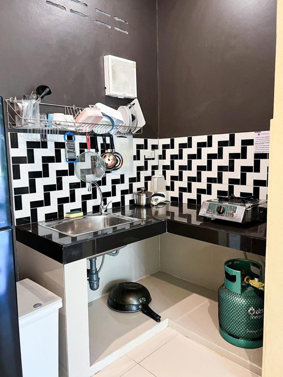 Kitchen or kitchenette