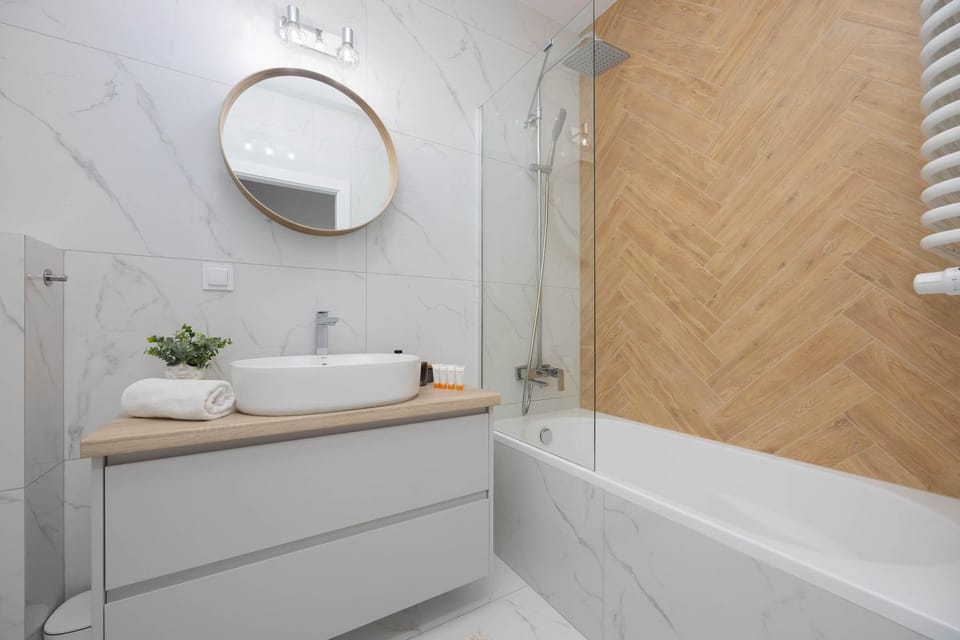 Bathroom, Bath