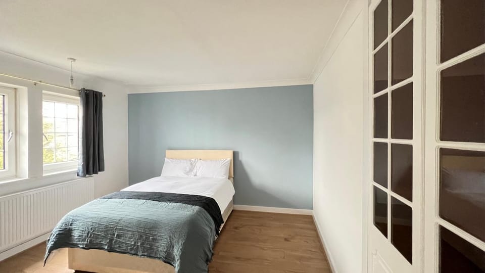 Homely 5-Bed near 02 Arena & Greenwich with Free Parking and a Large Garden Apartment in London Borough of Lewisham