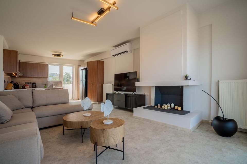 TV and multimedia, Kitchen or kitchenette, Living room, Seating area