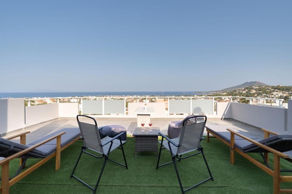 Patio, Day, Natural landscape, View (from property/room), Balcony/Terrace, Living room, Seating area, Dining area, Mountain view, Sea view, sunbed