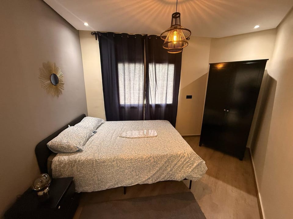 Bed, TV and multimedia, Photo of the whole room, Bedroom, wardrobe