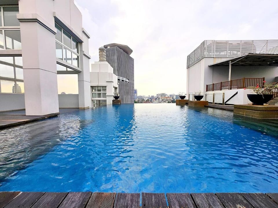 Cozy and Stategic 1 at cikditiro 1BR pool,gym,wifi By LS Apartment in Jakarta
