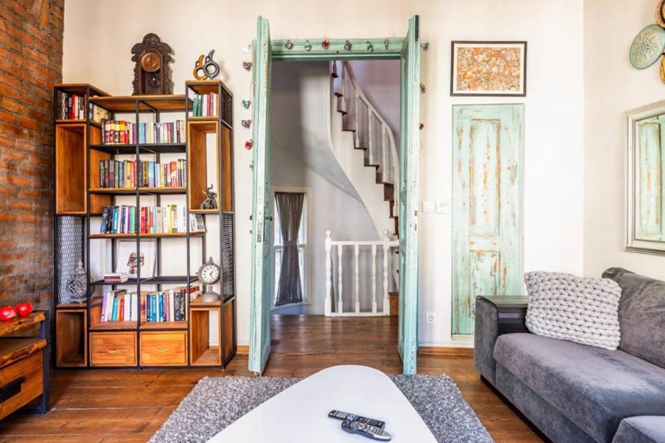 Historic Balat 2BD2Bath Central House! #388 House in Istanbul