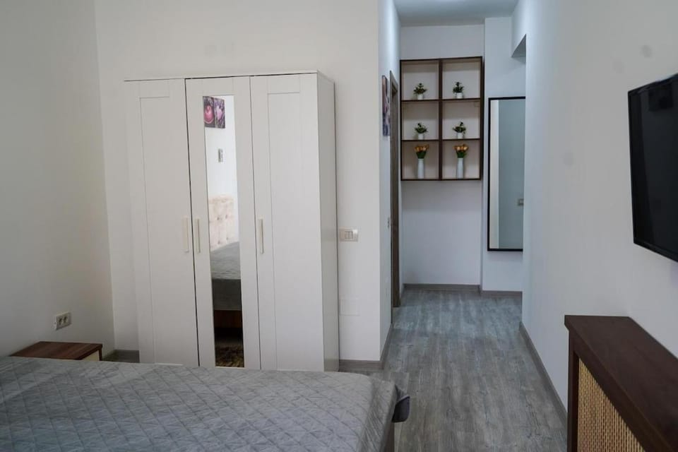 Bedroom, wardrobe