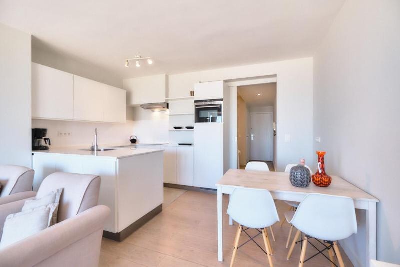 LECOMTE - The Shoreline Collection 15 Apartment in Ostend