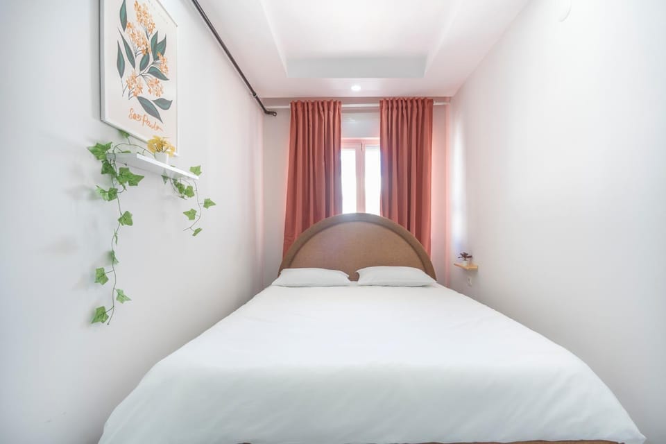 Bed, Decorative detail, Bedroom