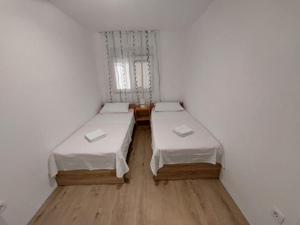 Apartments Babić Apartment in Okrug Gornji