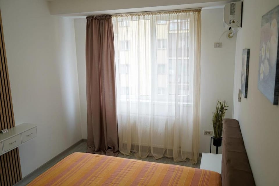 Bed, Photo of the whole room, Bedroom, internet