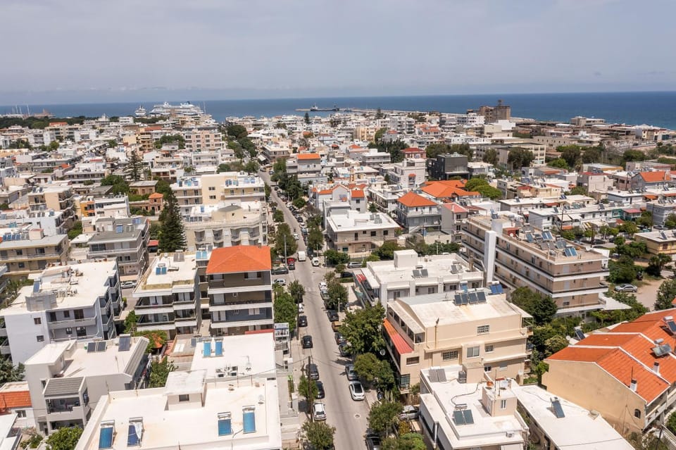 Property building, Day, Neighbourhood, Bird's eye view, City view, Sea view, Street view, Location