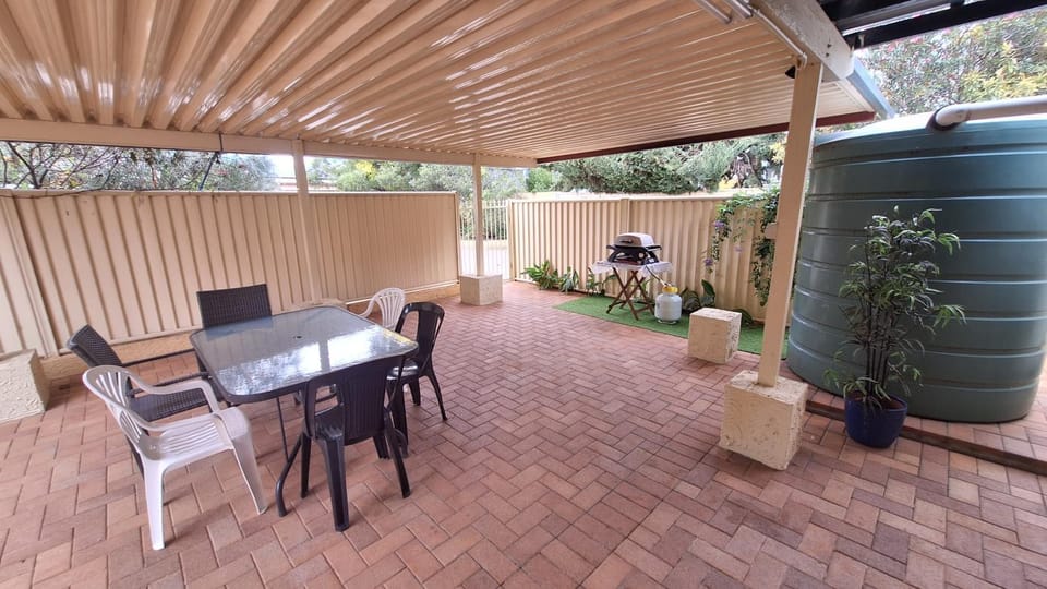 Hillvue House House in Tamworth