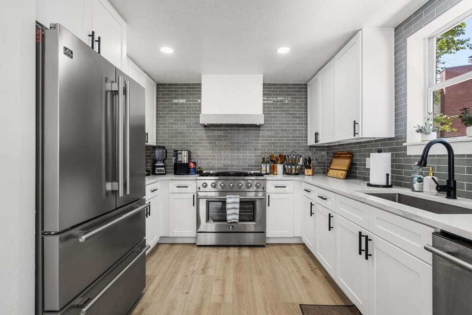 Coffee/tea facilities, dishwasher, kitchen, kitchen
