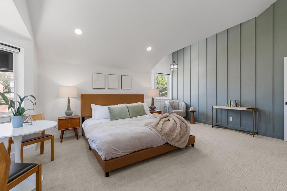 Dining area, Bedroom