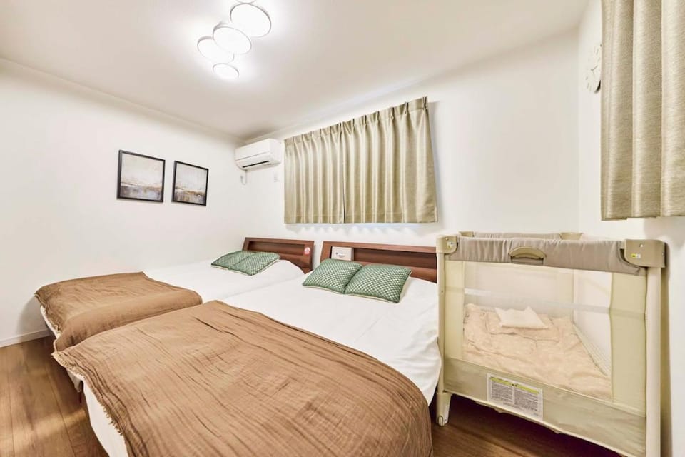 Bed, Bedroom, air conditioner