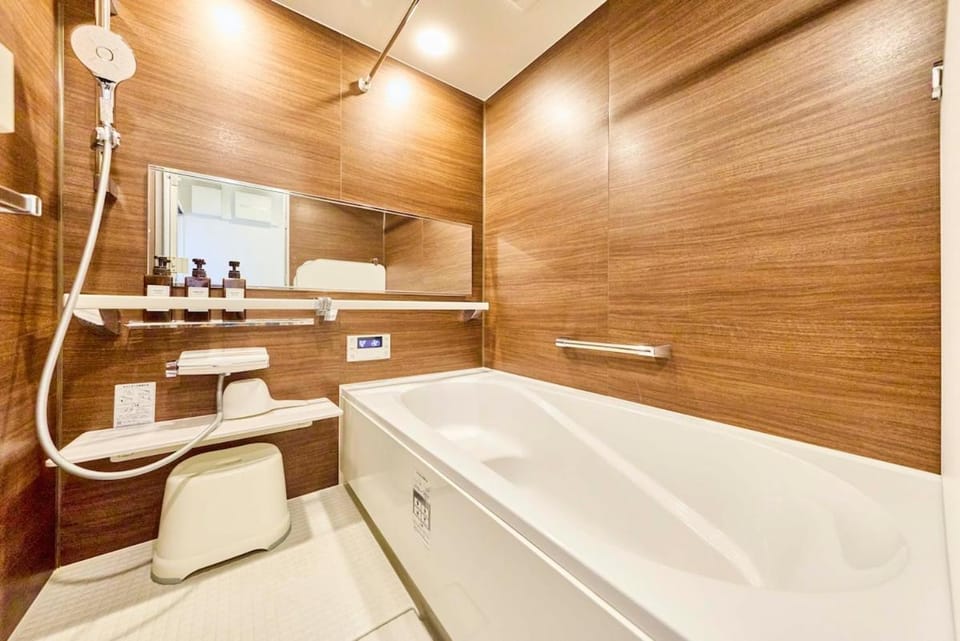 Bathroom, Bath, towels