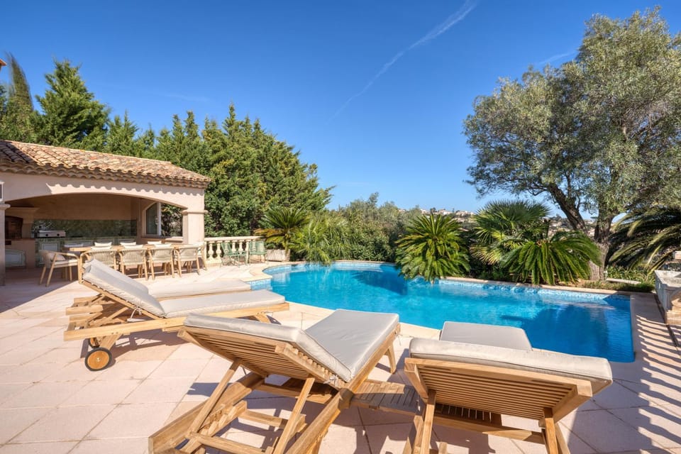 Sainte-Maxime - Villa de standing avec piscine & vue mer Villa in Sainte-Maxime