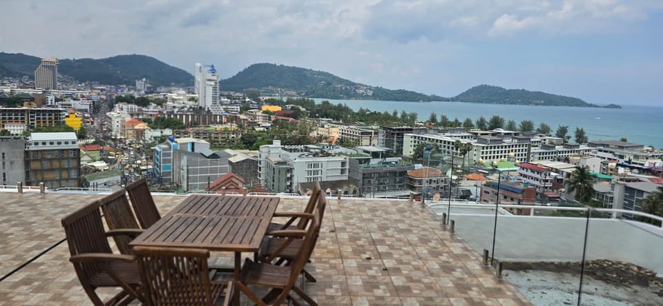 Balcony/Terrace, City view