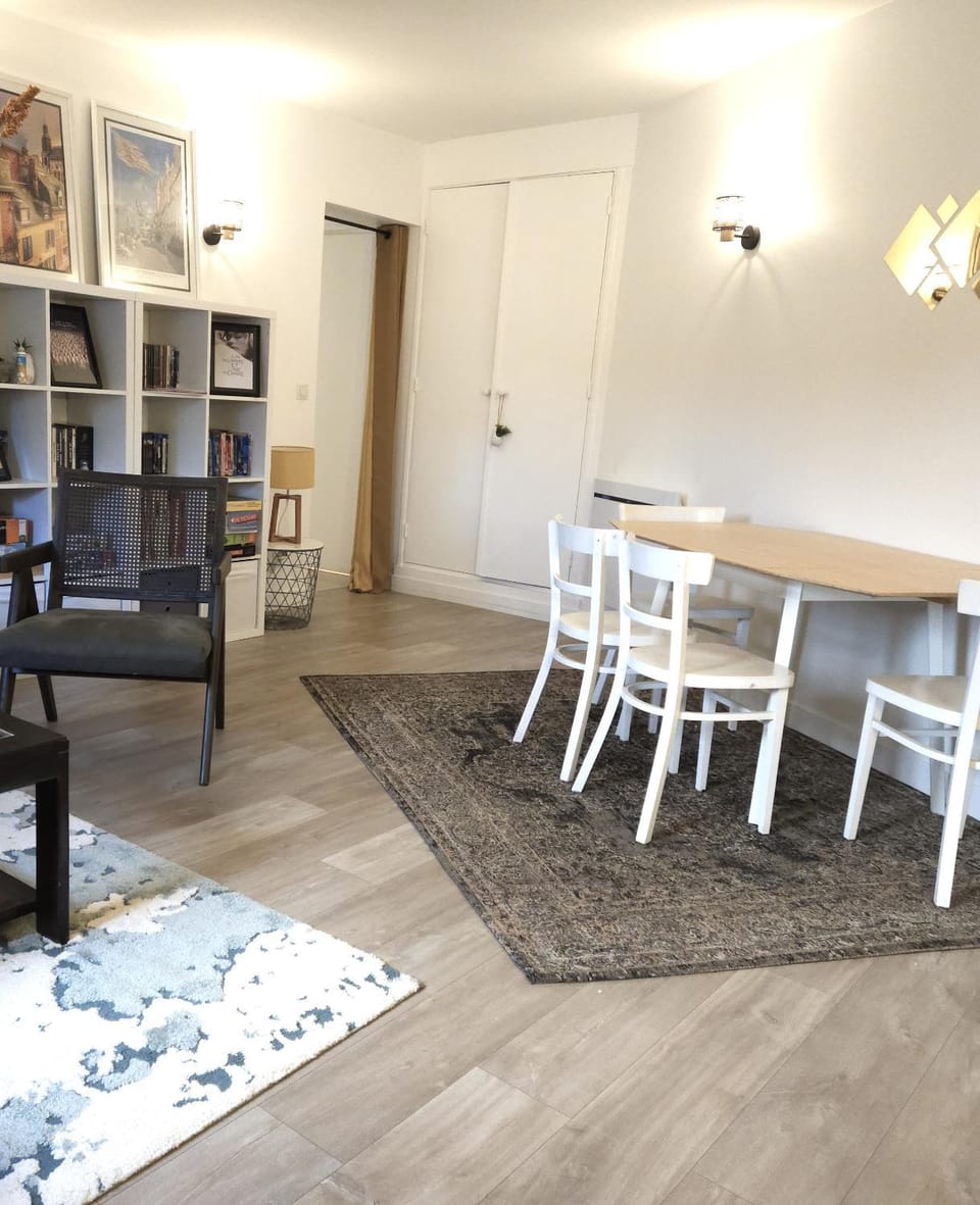 Library, Living room, Seating area, Dining area