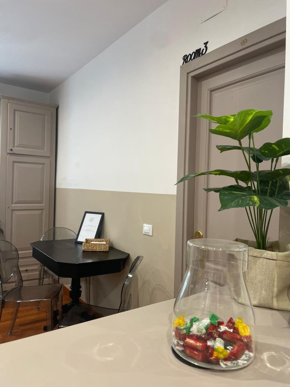 Dining area, Communal kitchen