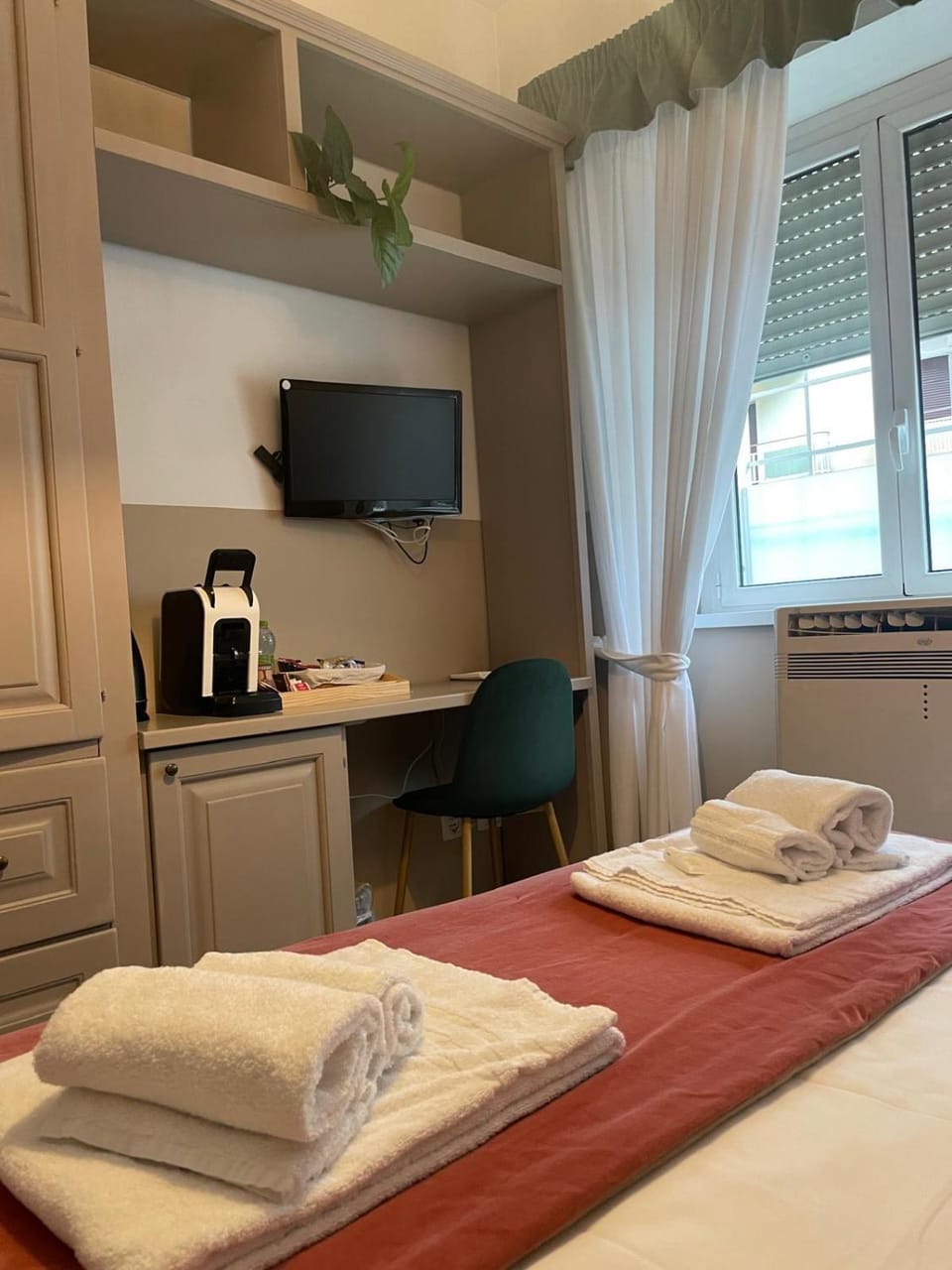 Next Stop Vatican Guest House Bed and Breakfast in Rome