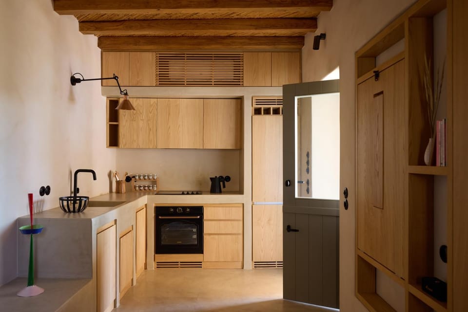 Kitchen or kitchenette, oven, stove