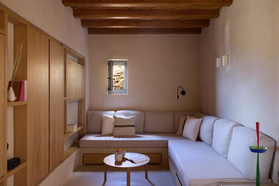 Bed, Living room, Seating area