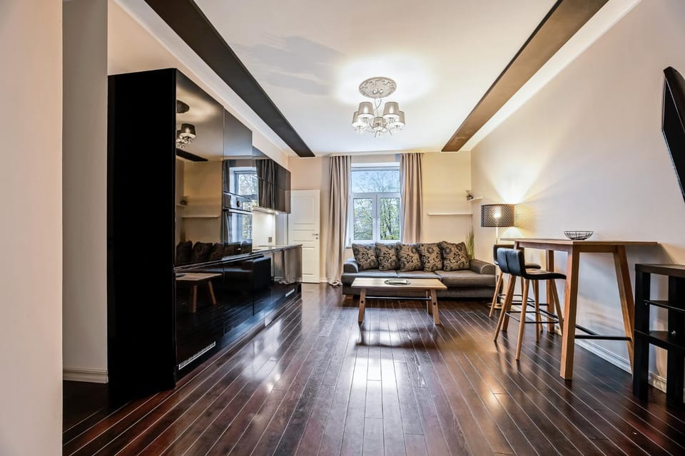 Living room, Photo of the whole room, Seating area, Dining area, kitchen