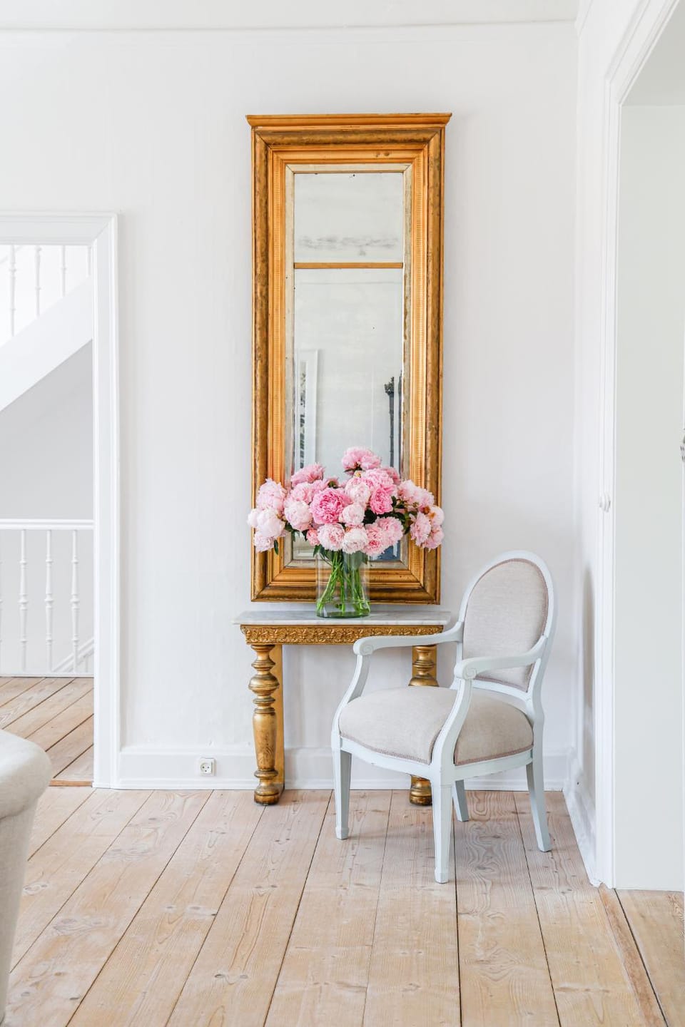Living room, Decorative detail, Seating area
