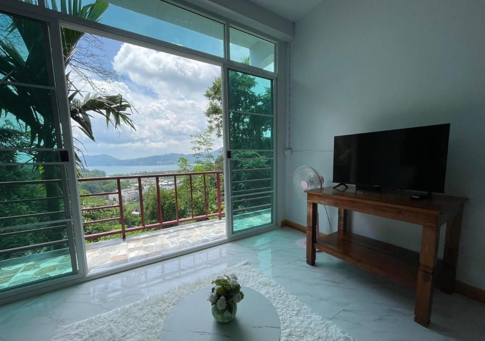 Amazing Seaview 2-Bedroom House in Patong Villa in Patong