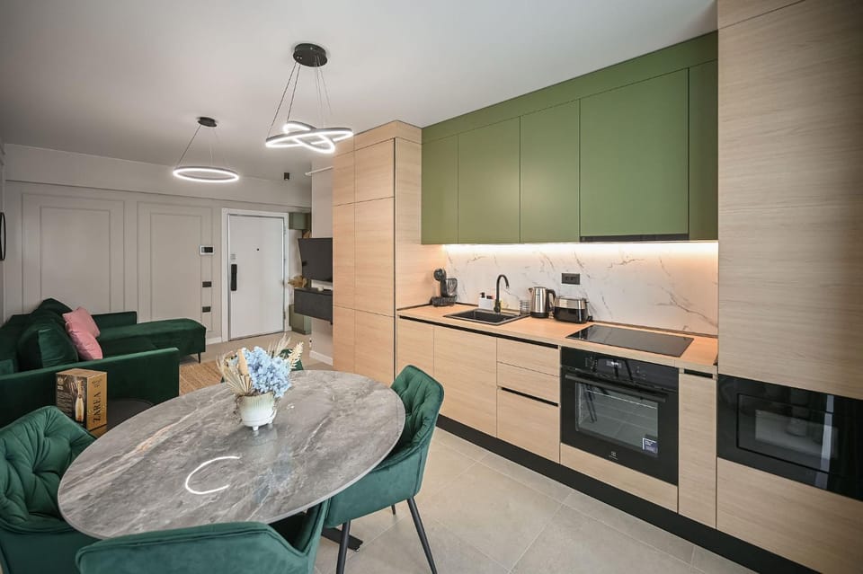 Kitchen or kitchenette, Seating area, Dining area