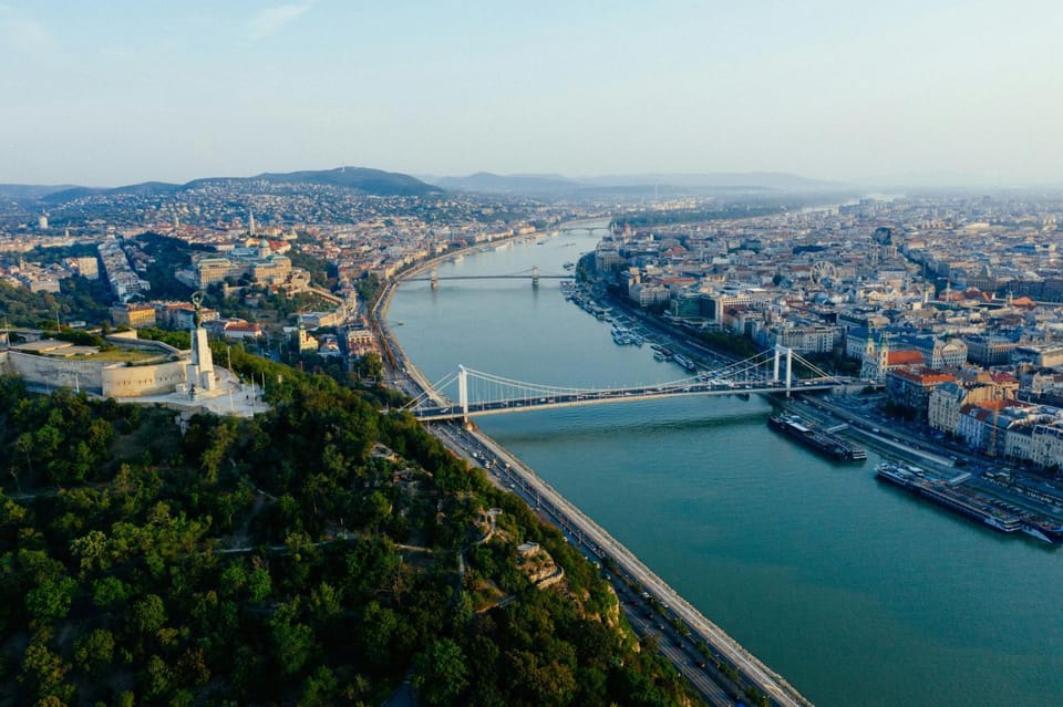Nearby landmark, Off site, Day, City view, River view