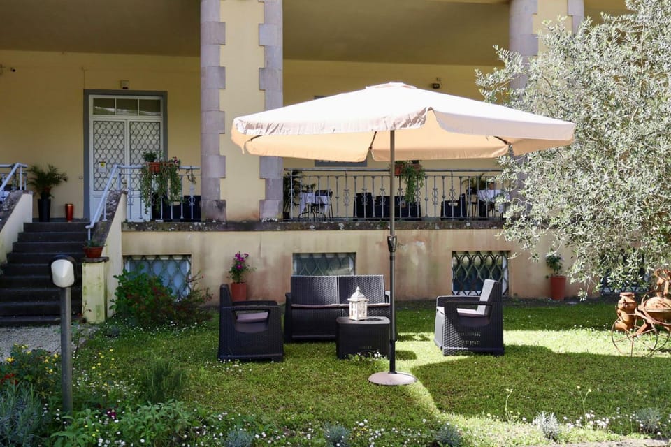 Property building, Patio, Garden, Balcony/Terrace