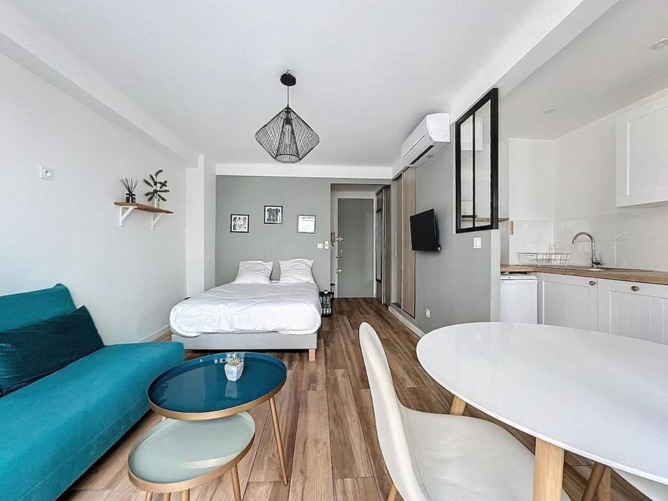 Studio proche gare, balcon Apartment in Cannes
