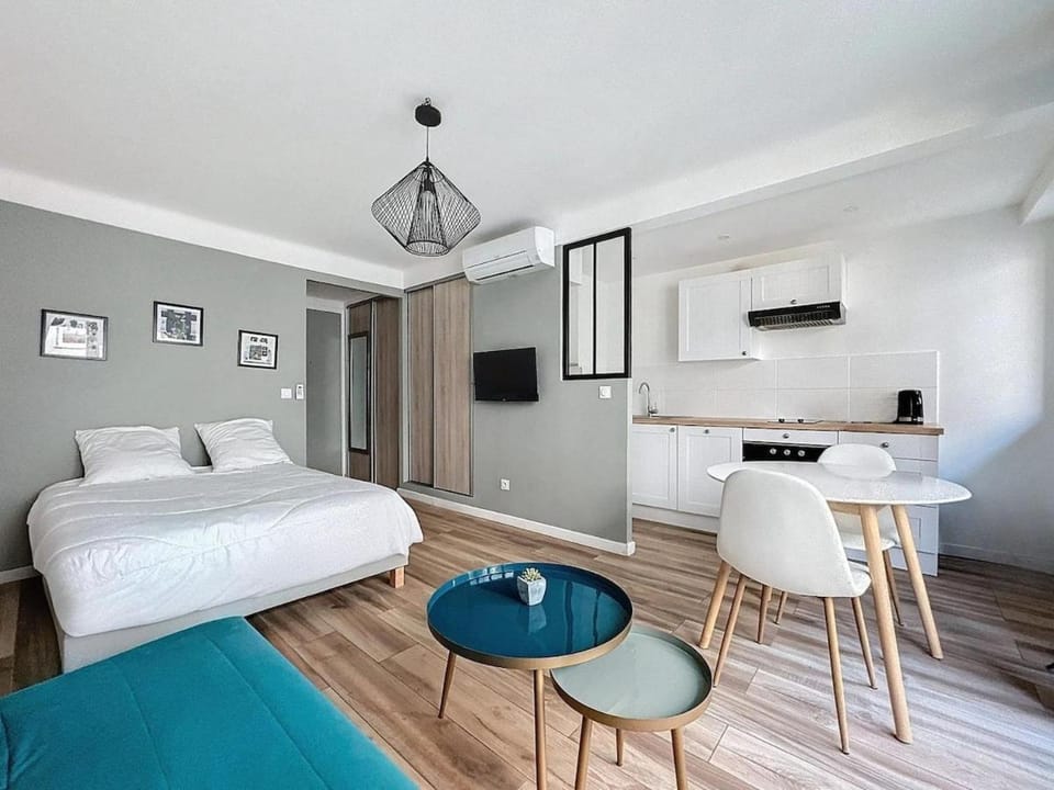 Studio proche gare, balcon Apartment in Cannes