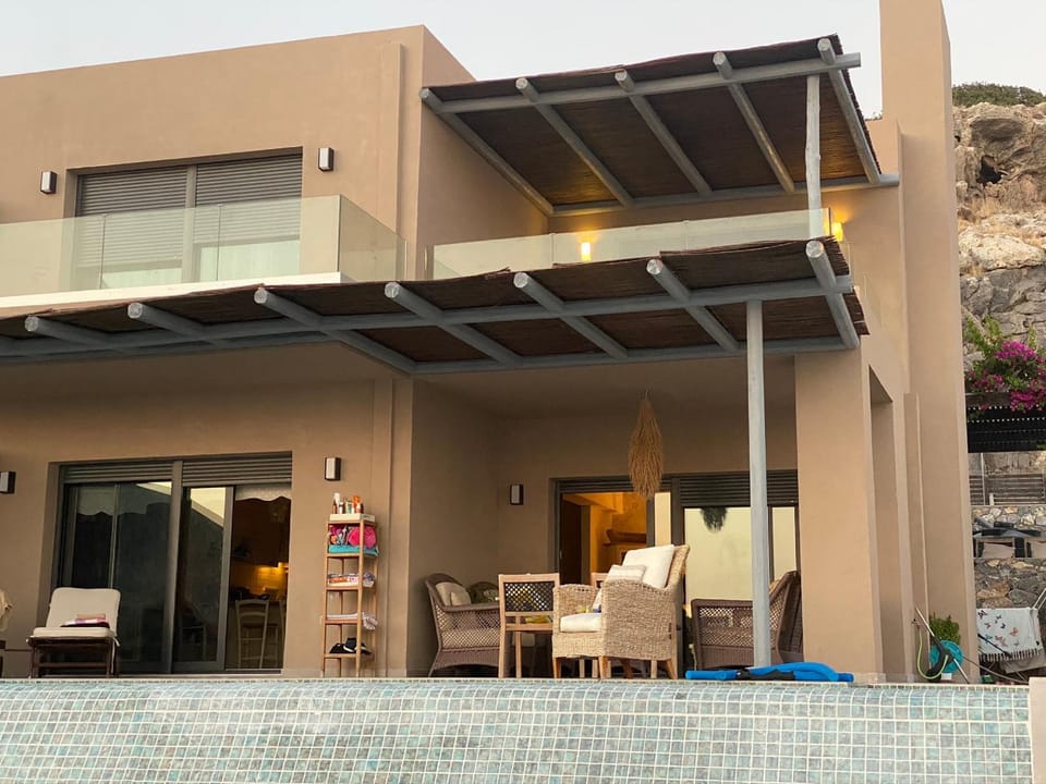 Property building, Day, View (from property/room), Balcony/Terrace