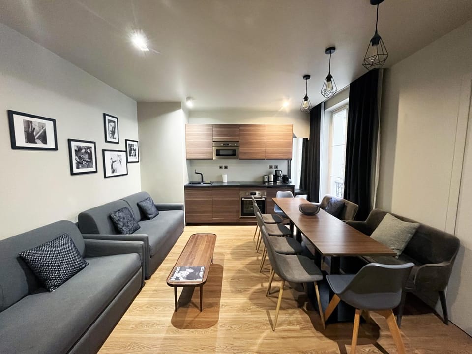 Urban Flat 78 - 3 Bedroom apartment Republique Apartment in Paris