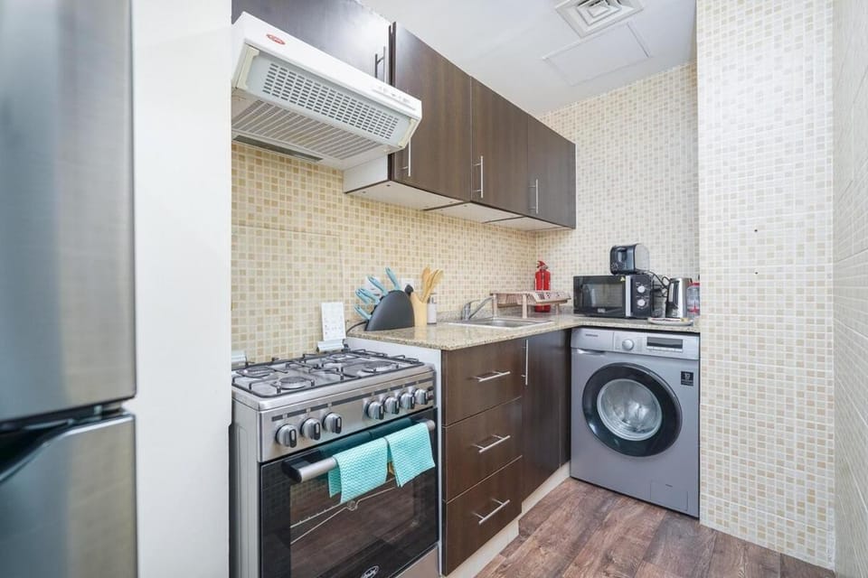 Free housekeeping visits during your stay - StayShort - Amazing Studio for 2 in Sports City Apartment in Dubai