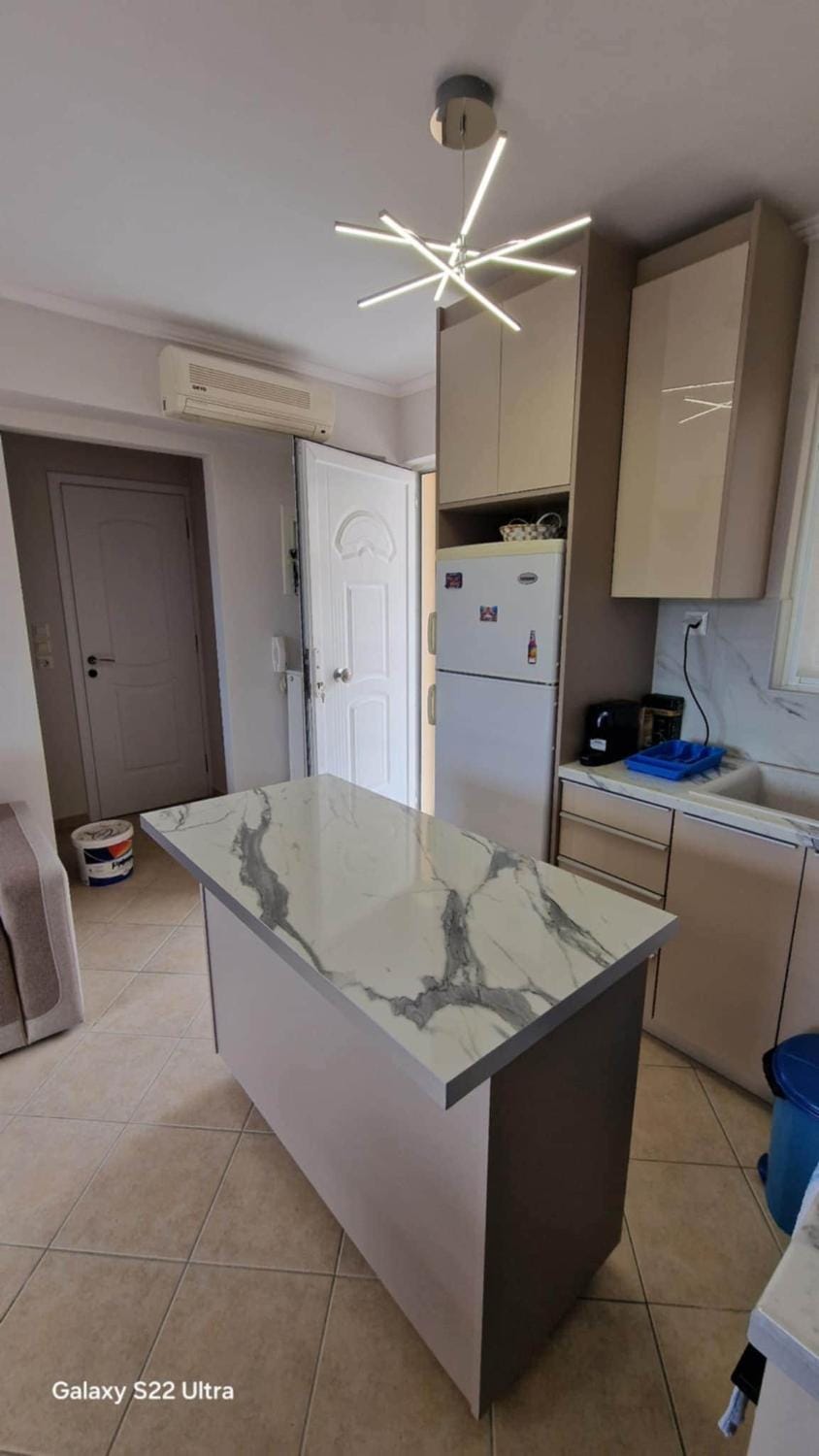 Kitchen or kitchenette, oven