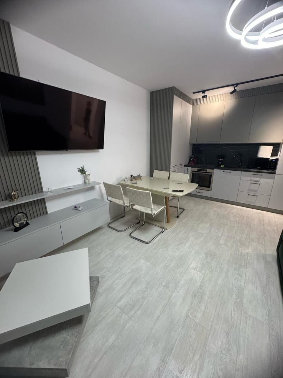 Kitchen or kitchenette, Living room
