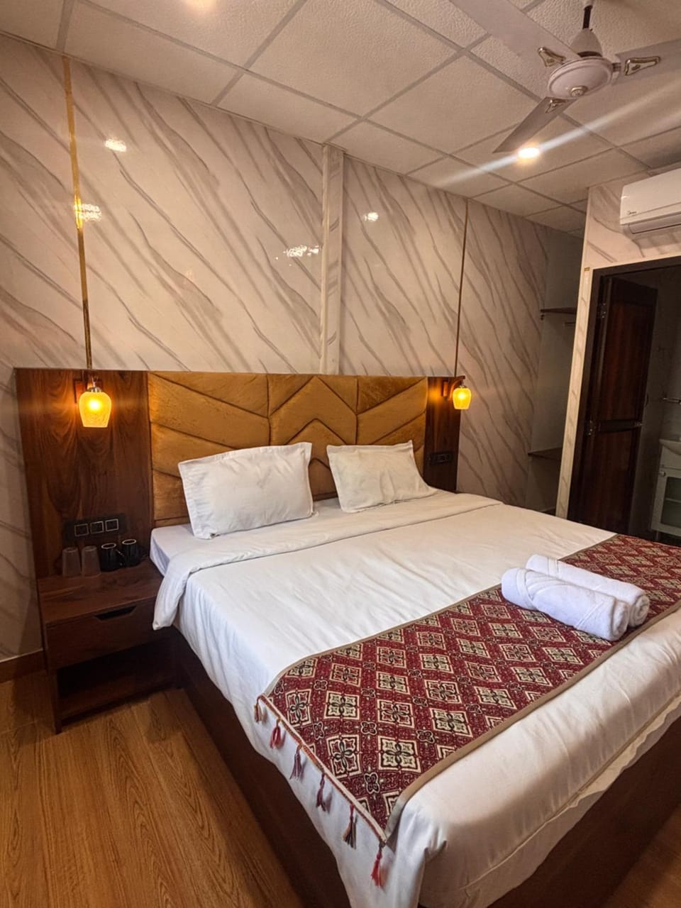 Shiv Ganga & Pyass Restaurant Hotel in Uttarakhand