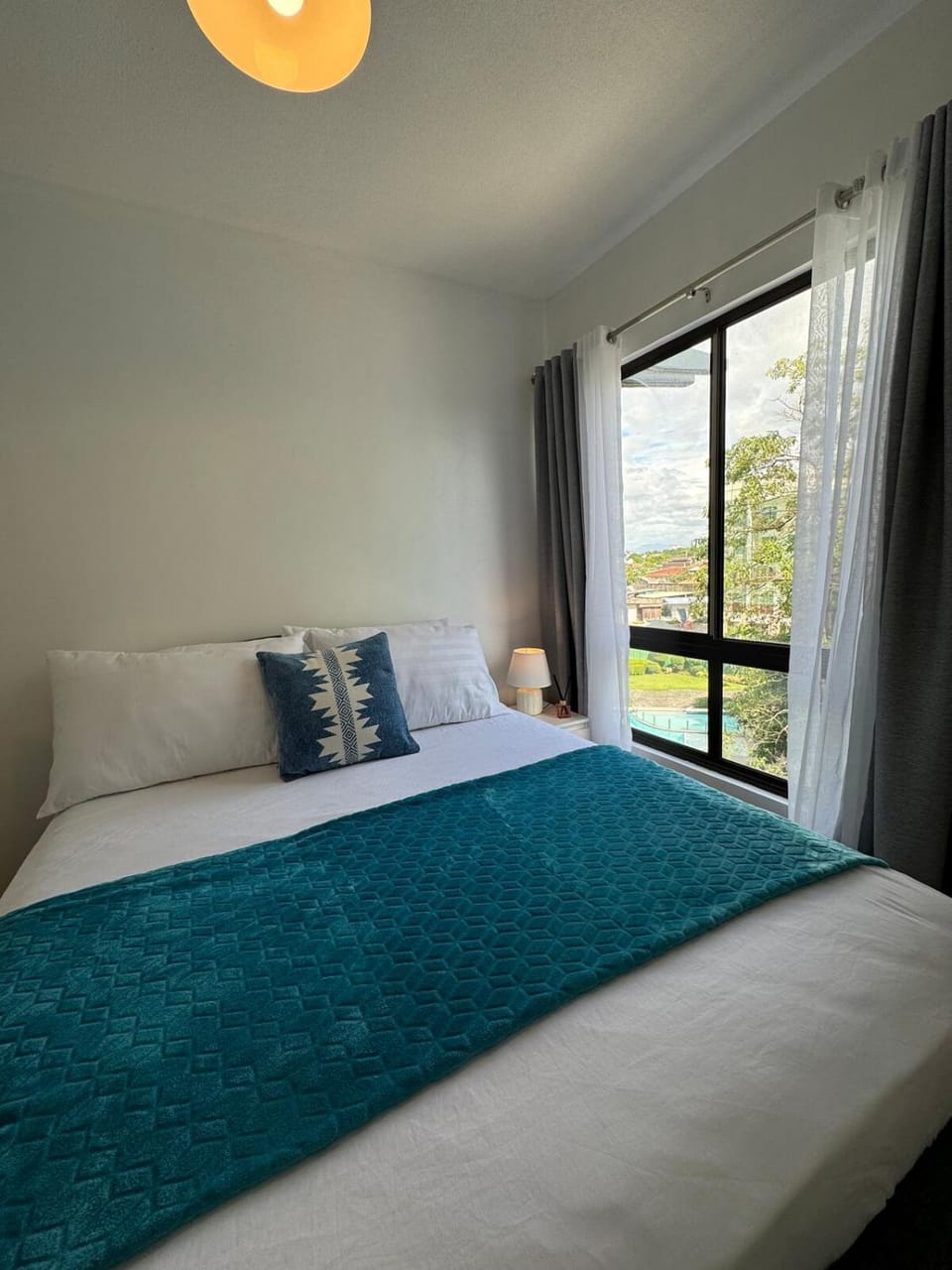 Modern Minimalist Luxe Retreat 2 Bedroom with parking Apartment in Paranaque