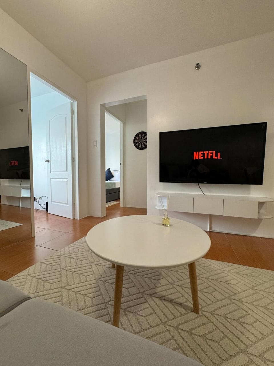 Modern Minimalist Luxe Retreat 2 Bedroom with parking Apartment in Paranaque