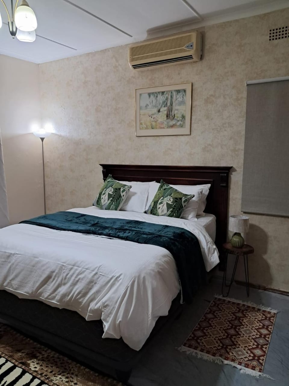 Bedroom, air conditioner