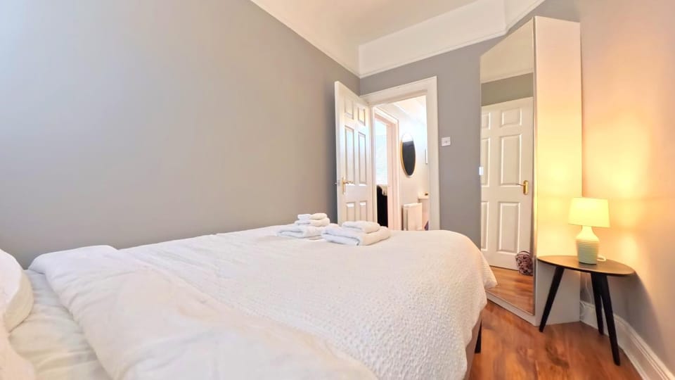 Bed, Bedroom, towels, wardrobe