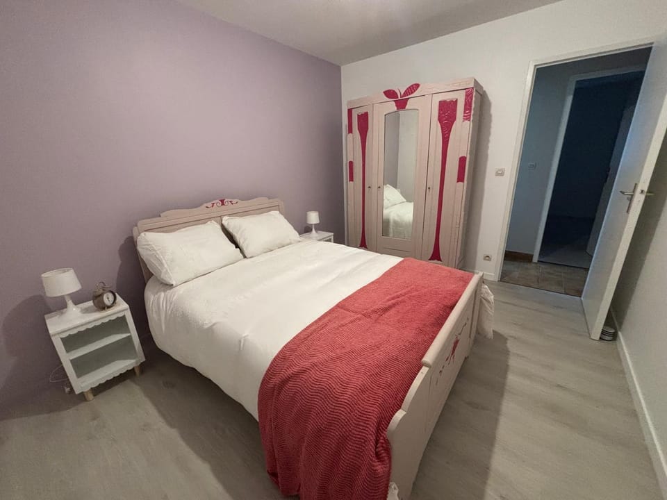 Bed, Bedroom, wardrobe