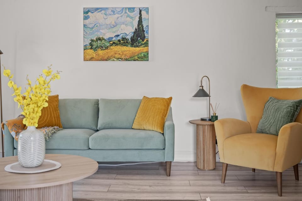 Living room, Seating area
