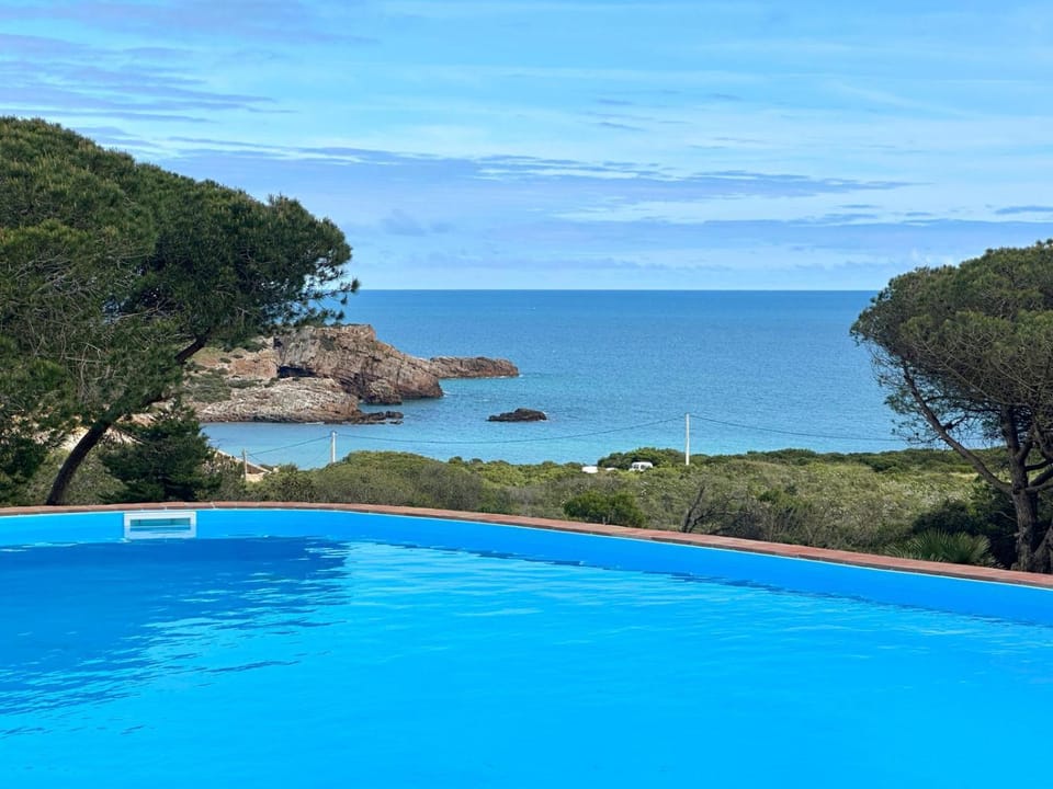 Pool view, Sea view