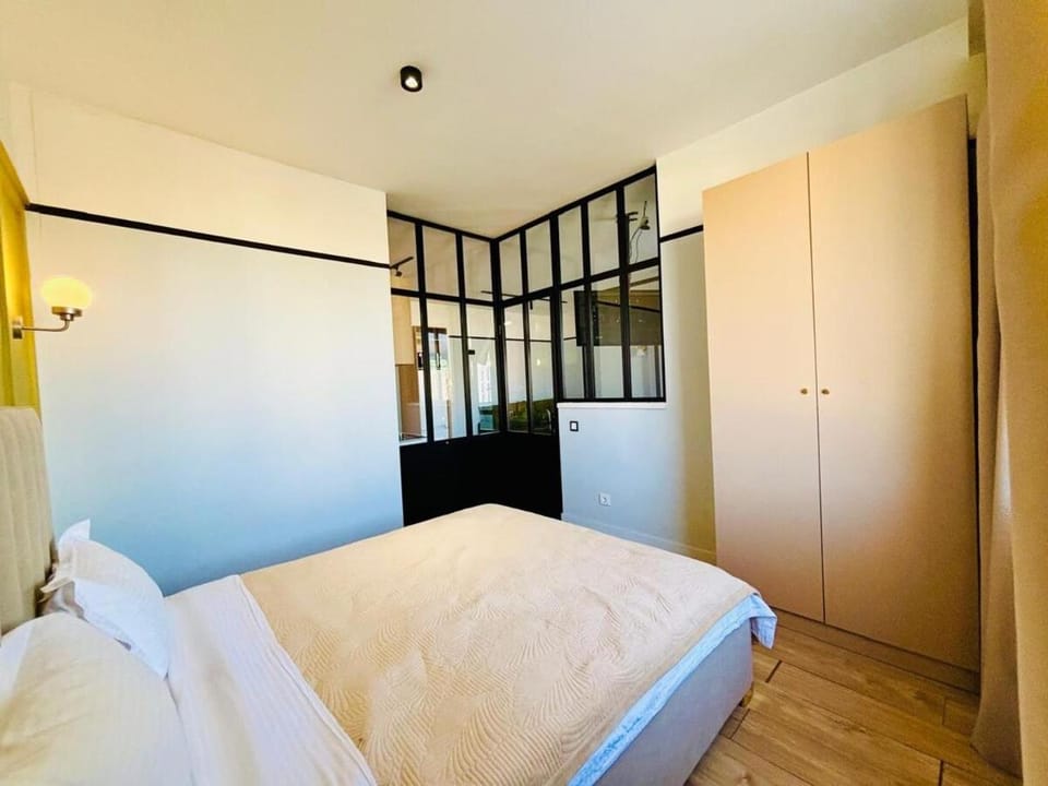 Double R house apartment with a mountain view Apartment in Almaty