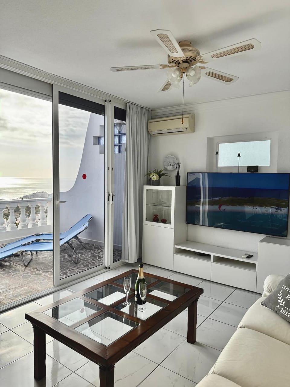 TV and multimedia, Living room, air conditioner